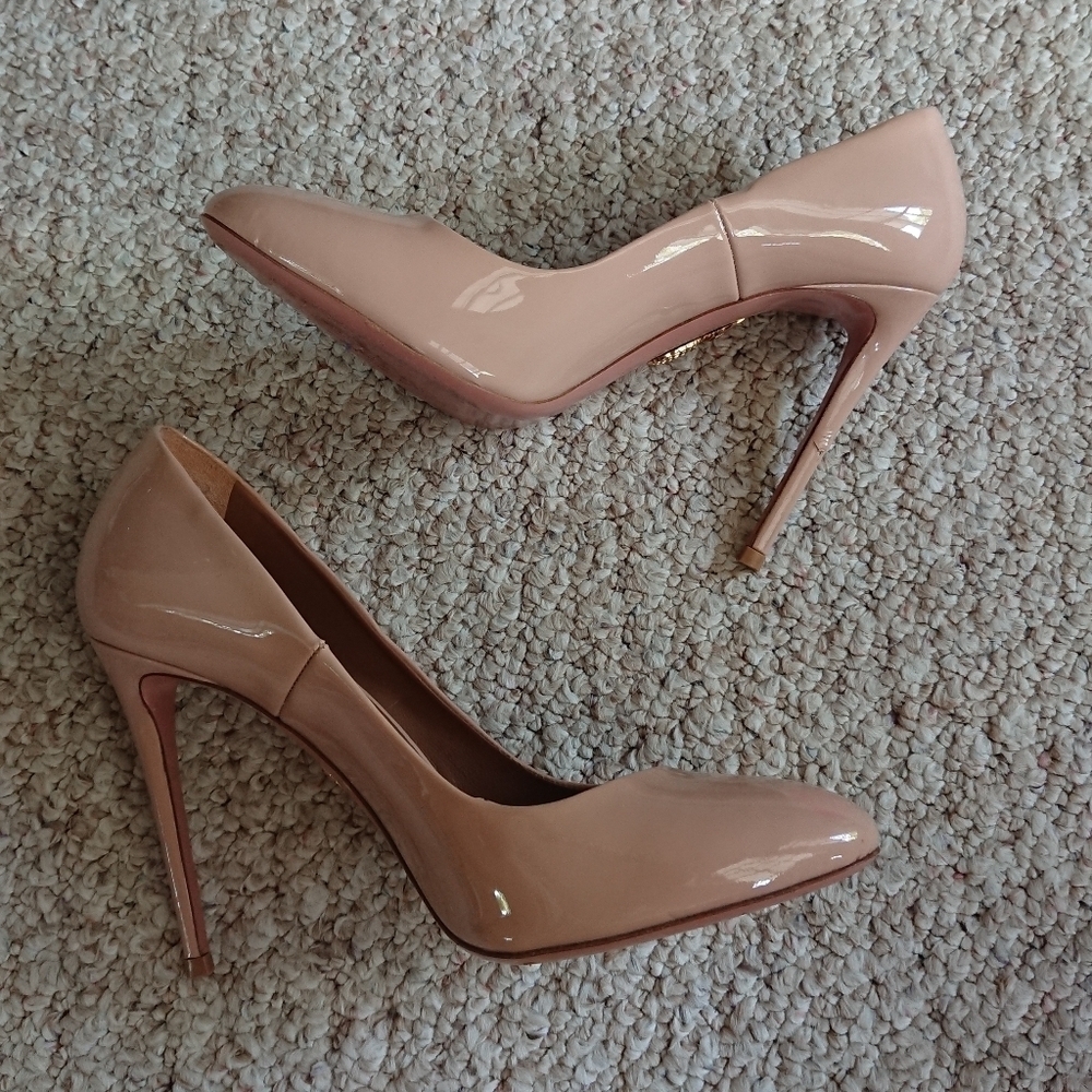 Aquazzura patent leather Nude pump size 8
